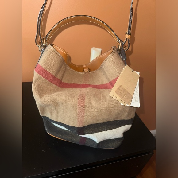 Burberry handbag brand new - Picture 1 of 8